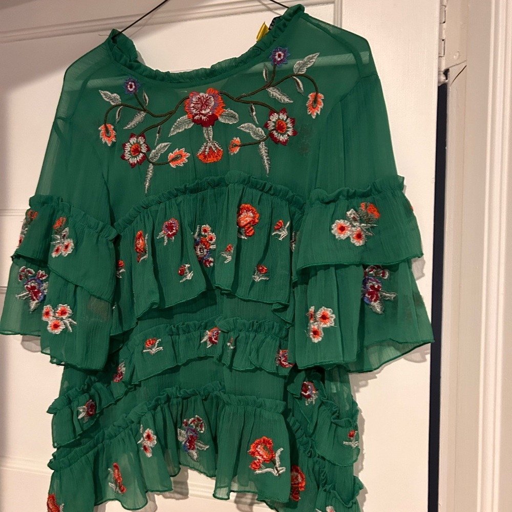 Zara green blouse with embroidered red flowers